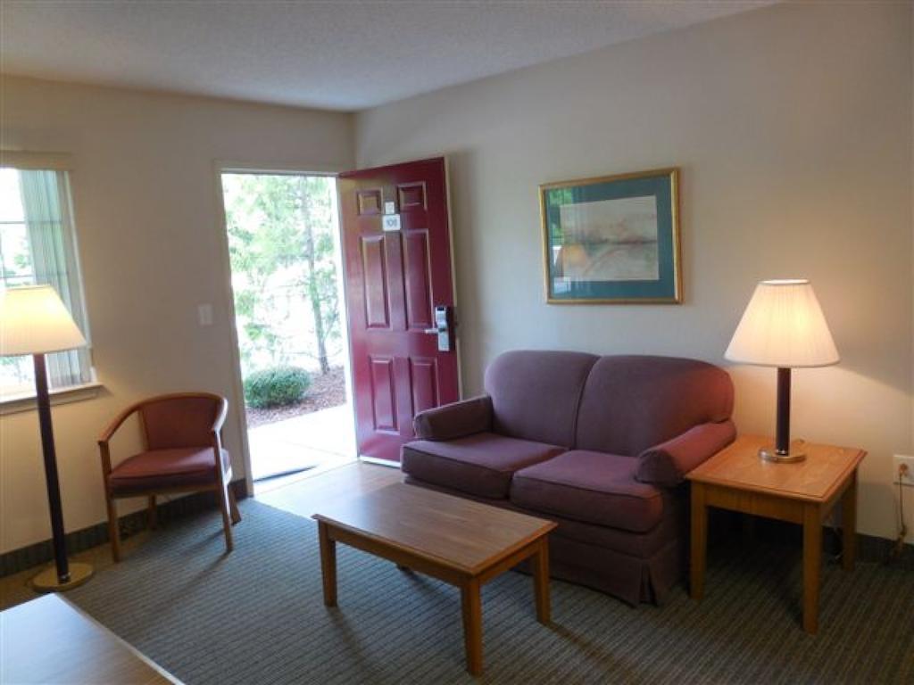 Affordable Suites Gastonia Room photo